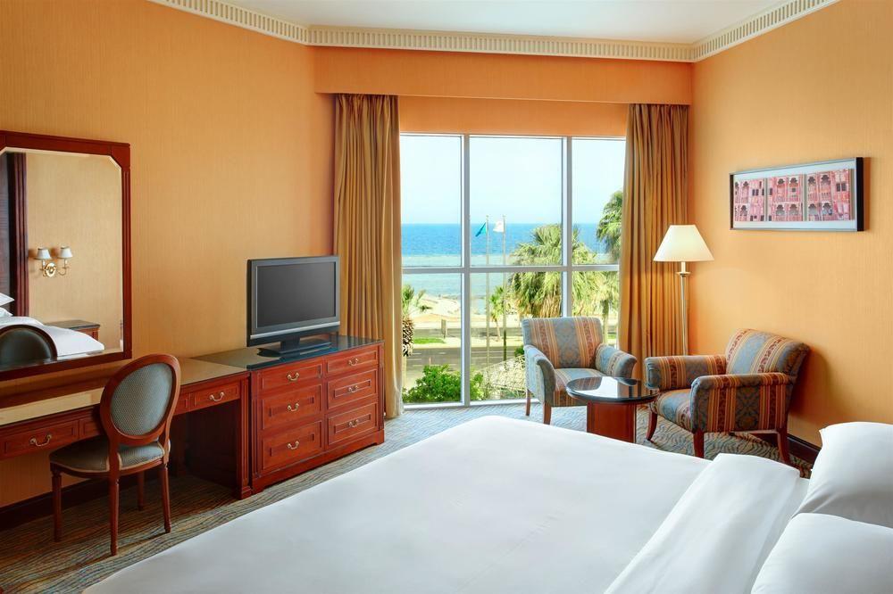 Sheraton Jeddah Hotel - Saudi Brothers Commercial Company Branch מראה חיצוני תמונה A room at the Hilton Sharm El Sheikh