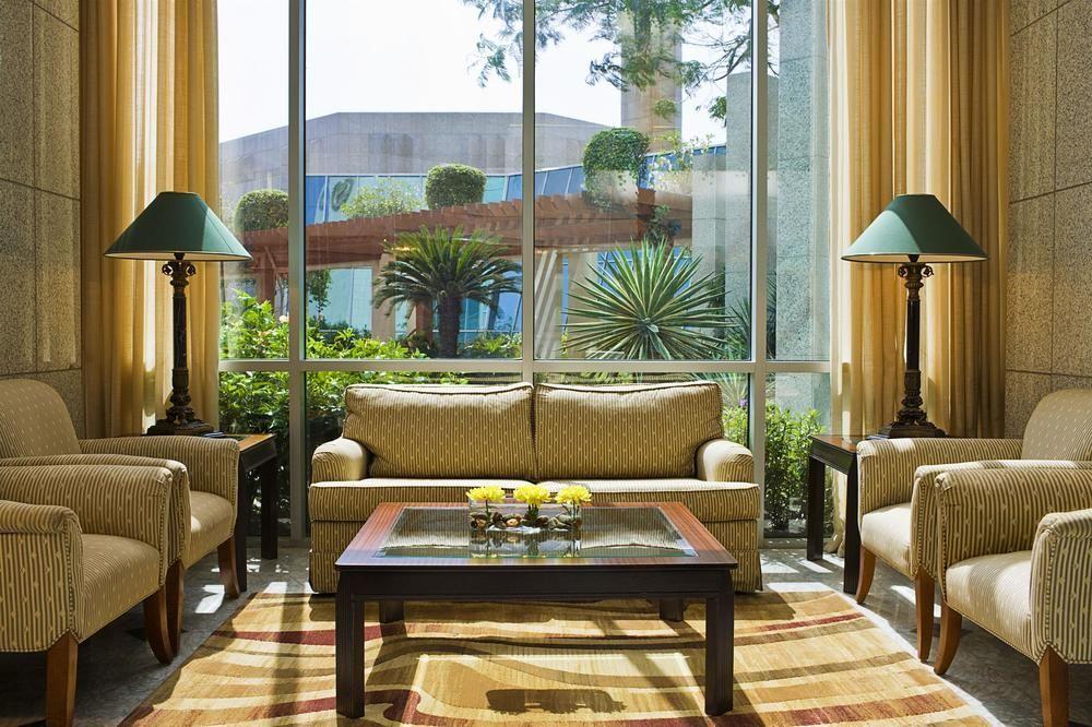 Sheraton Jeddah Hotel - Saudi Brothers Commercial Company Branch מראה חיצוני תמונה The lobby of the hotel