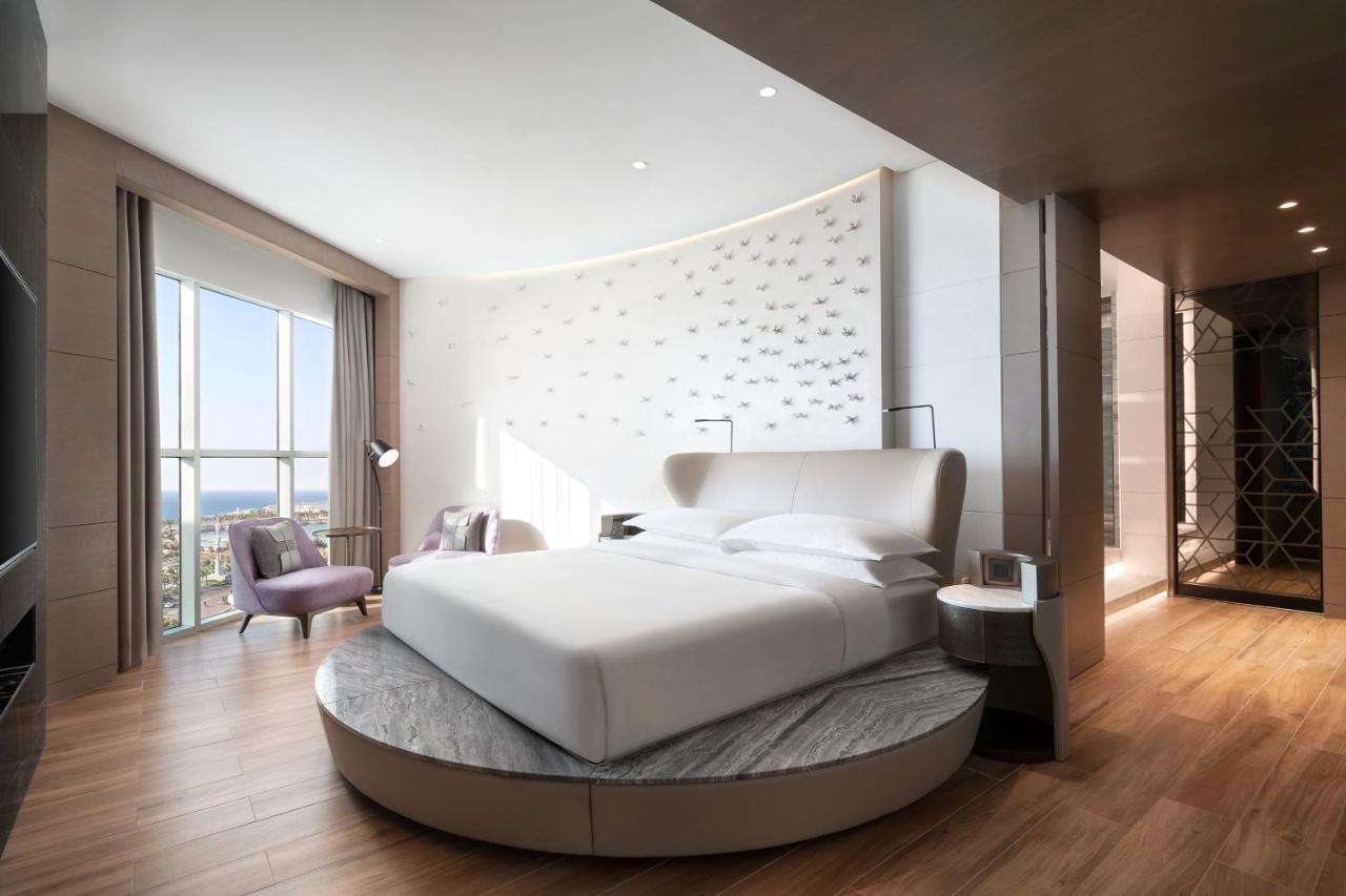 Sheraton Jeddah Hotel - Saudi Brothers Commercial Company Branch מראה חיצוני תמונה A bedroom at the hotel
