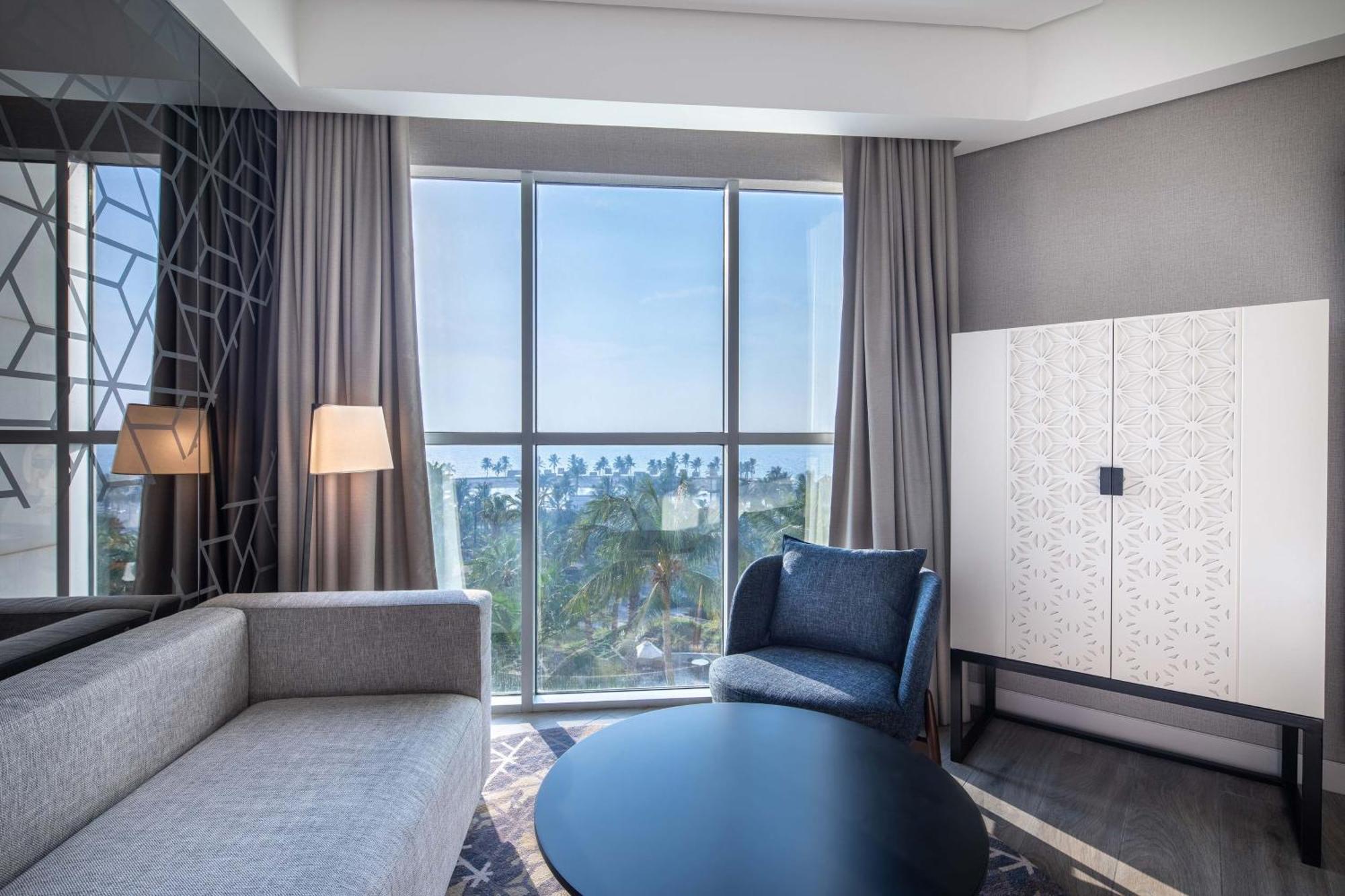 Sheraton Jeddah Hotel - Saudi Brothers Commercial Company Branch מראה חיצוני תמונה A suite at the hotel
