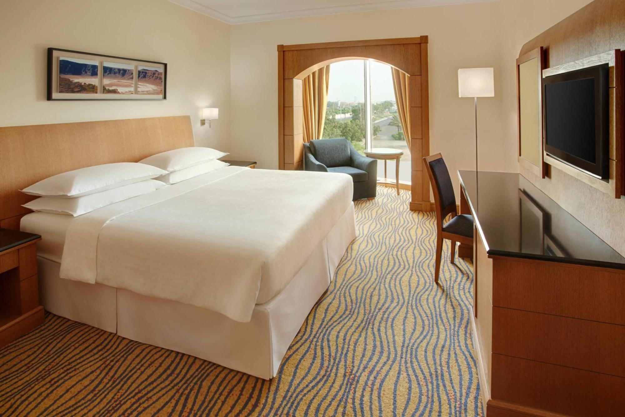 Sheraton Jeddah Hotel - Saudi Brothers Commercial Company Branch מראה חיצוני תמונה Deluxe room