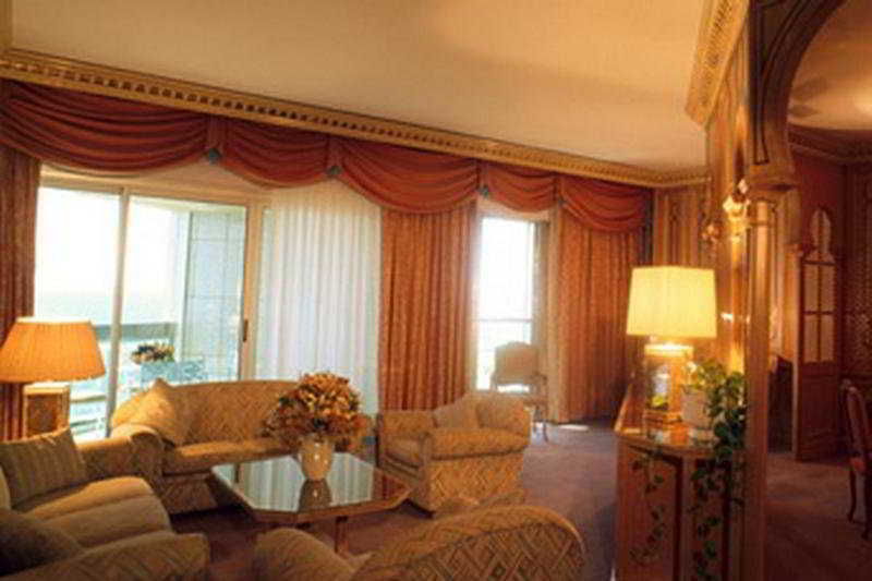 Sheraton Jeddah Hotel - Saudi Brothers Commercial Company Branch מראה חיצוני תמונה A suite at the Grand Hotel