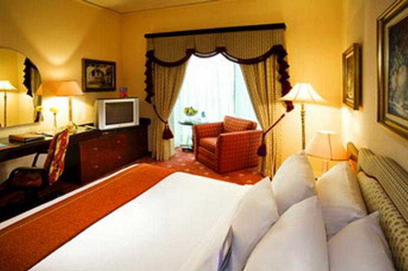 Sheraton Jeddah Hotel - Saudi Brothers Commercial Company Branch חדר תמונה A room at the hotel